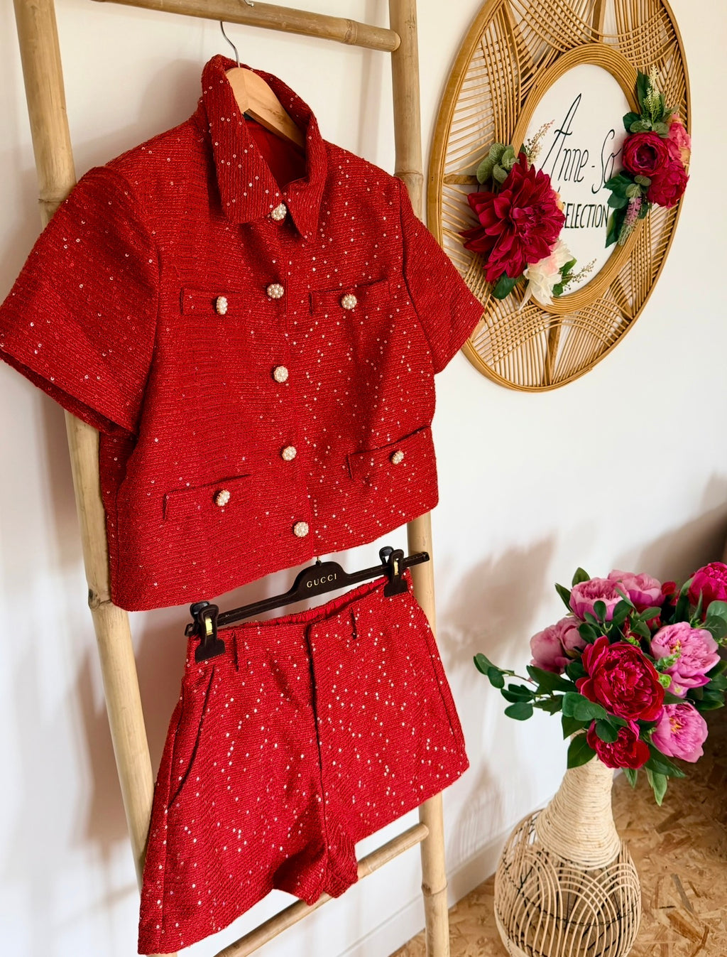 Ensemble Tweed rouge à sequins