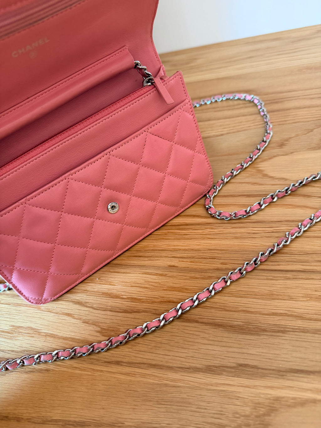 Sac Chanel Wallet on Chain