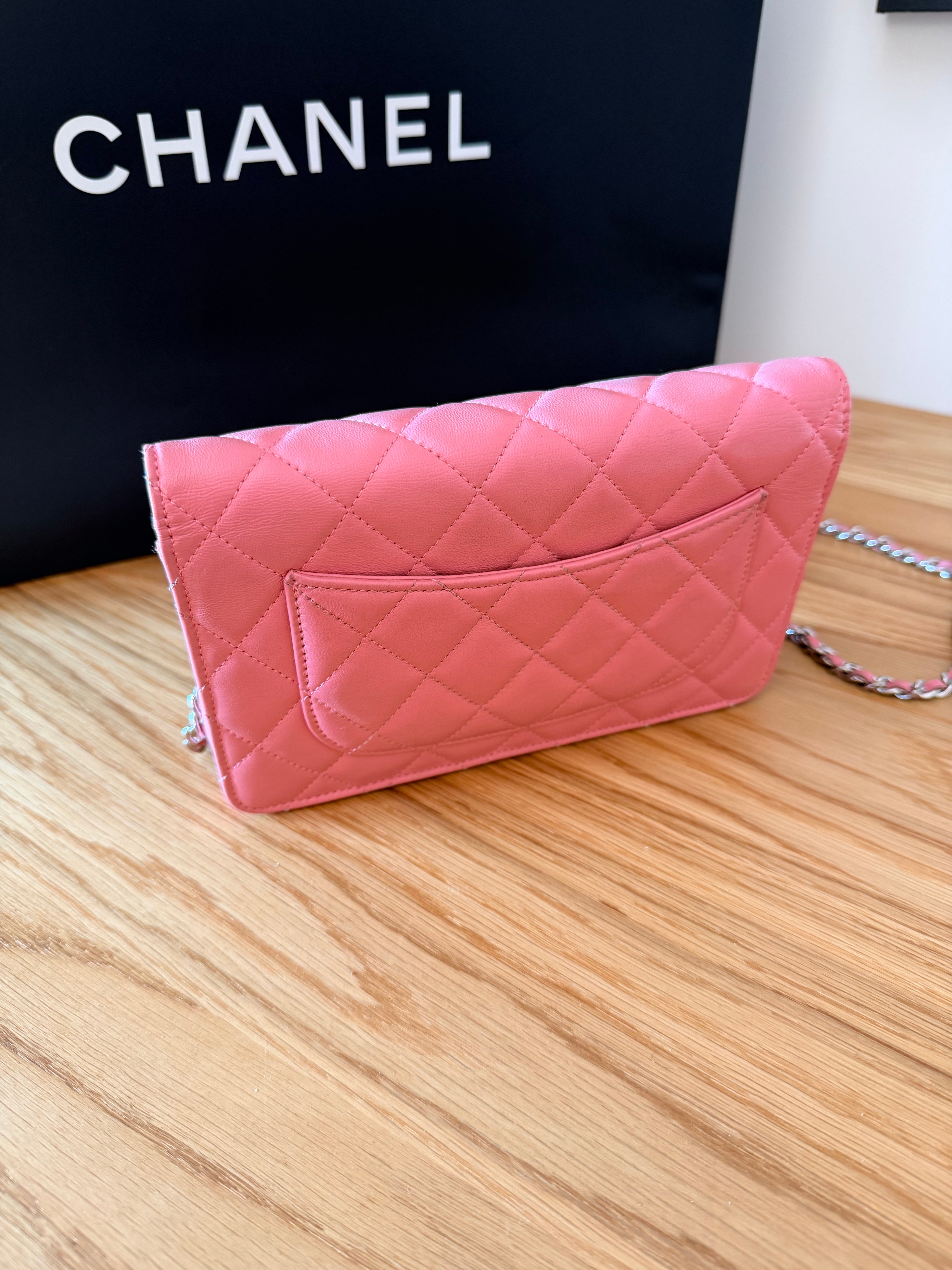 Sac Chanel Wallet on Chain
