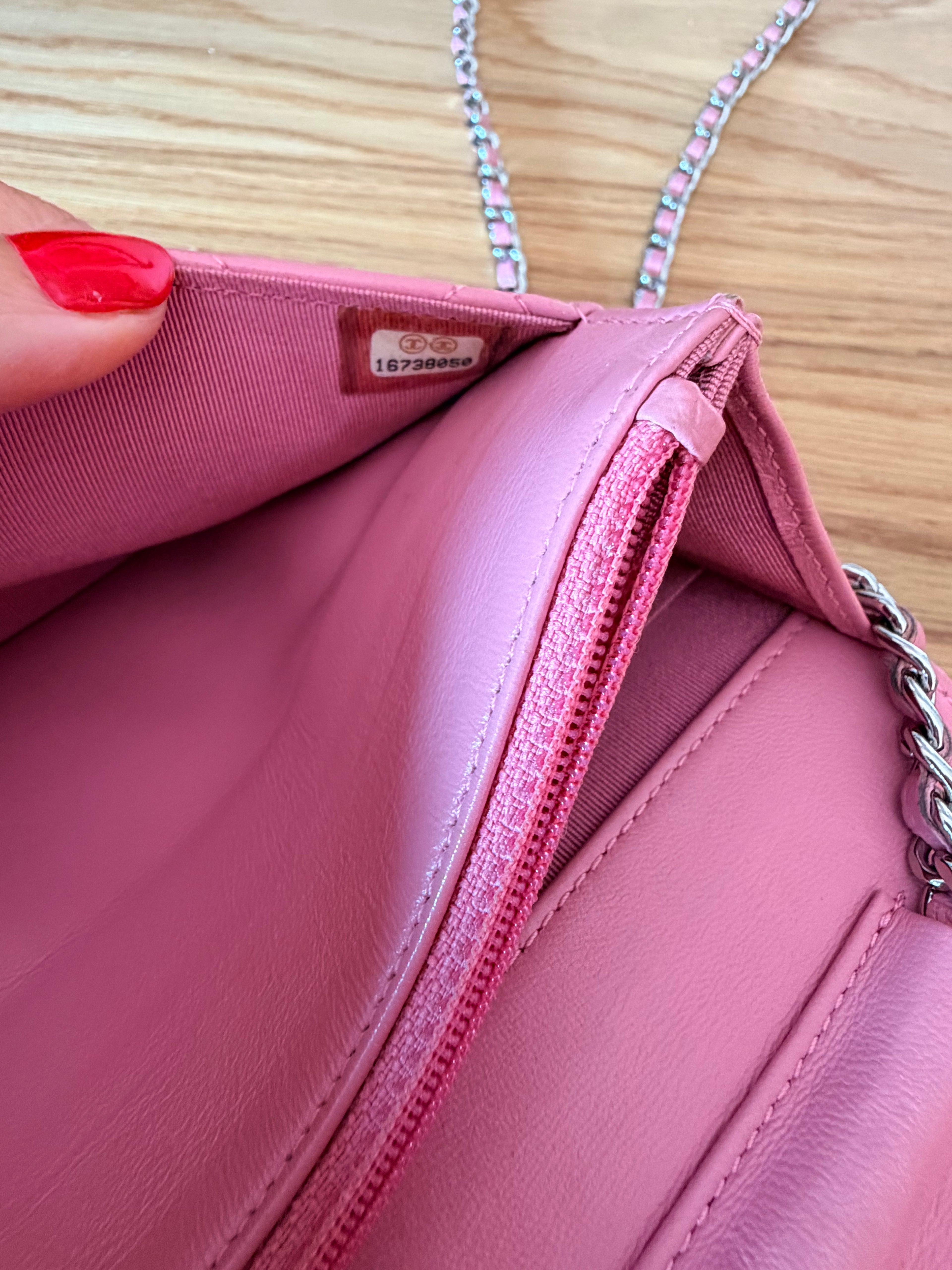 Sac Chanel Wallet on Chain