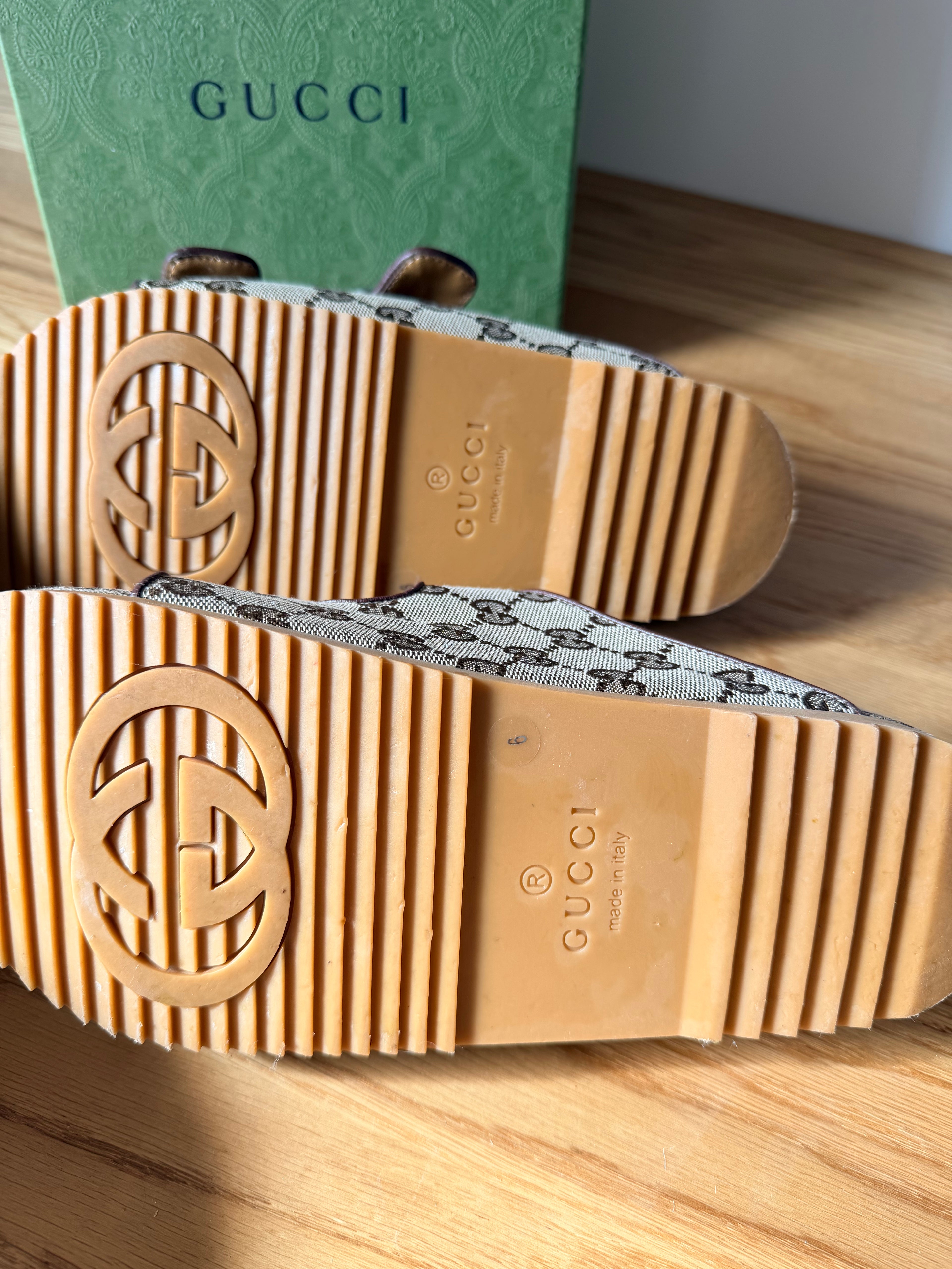Mules Gucci en toile GG Monogram